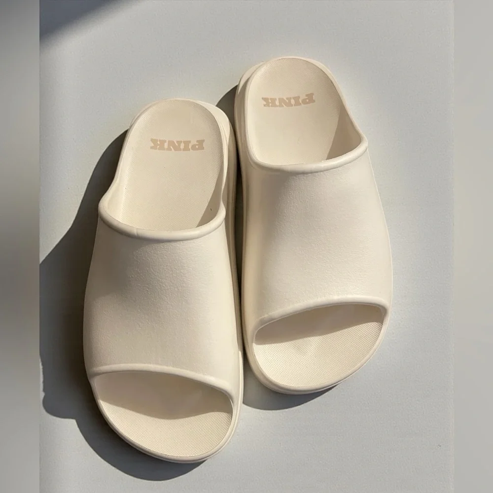 PINK Victoria’s Secret White Platform Slides Sandals Size 7–8 (Fits 7)